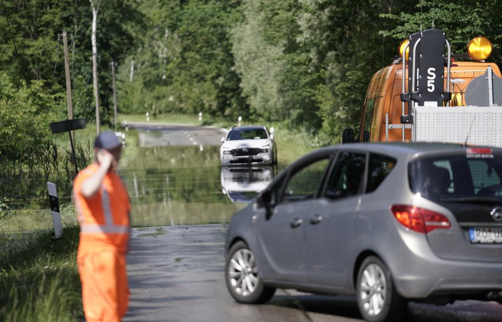 Flood situation on the edge of the Alps: Rosenheim district lifts disaster ...