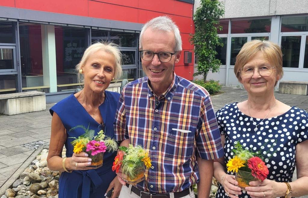 Vier Lehrkräfte am KarlvonClosenGymnasium in Eggenfelden gehen in