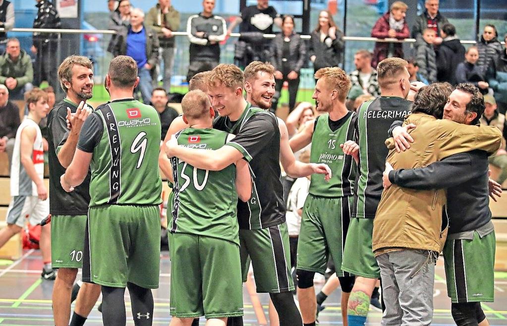 Bild zu Freyunger Basketballern gehen in der Region die Konkurrenten aus – Rettung eine Liga höher?