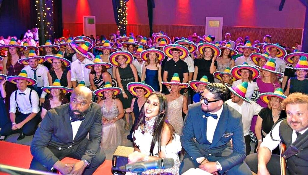 Pfarrkirchner Realsch ler Feiern Abschlussball Pfarrkirchner Realsch ler Feiern Abschlussball
