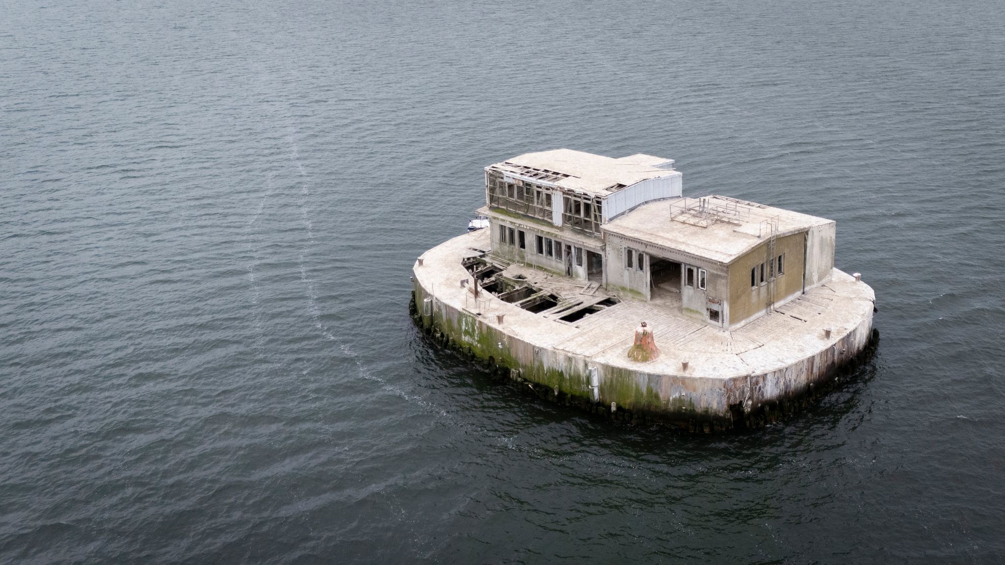 Mit Vogelkot und Rost: Mini-Insel vor Rügen wird versteigert