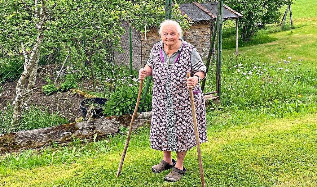 Die „Veredlerin“ von Hilgenreith: Anni Sigl (89) kreiert seit 81 Jahren ...