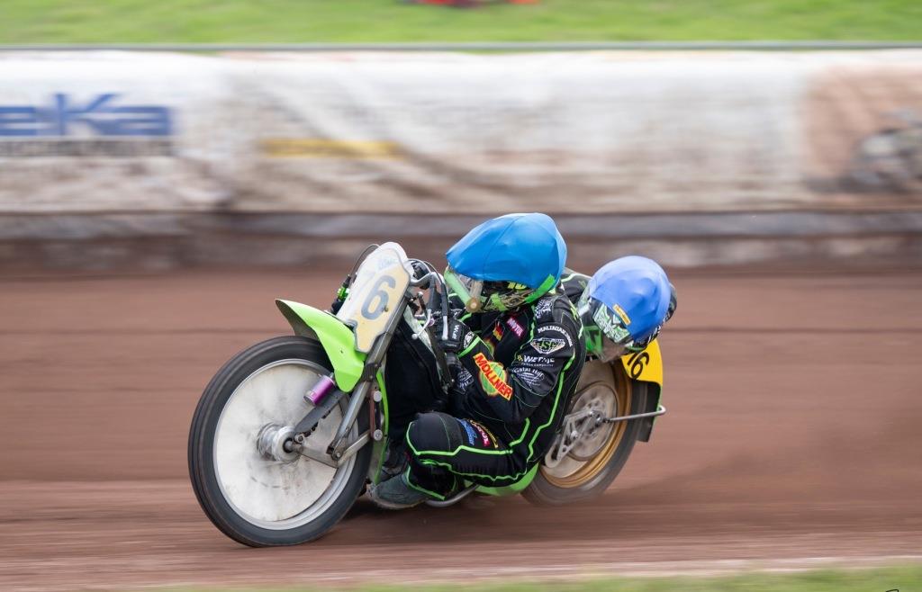 Rennfahrer aus Bayern stirbt in Holland Partner aus dem Rottal schwer
