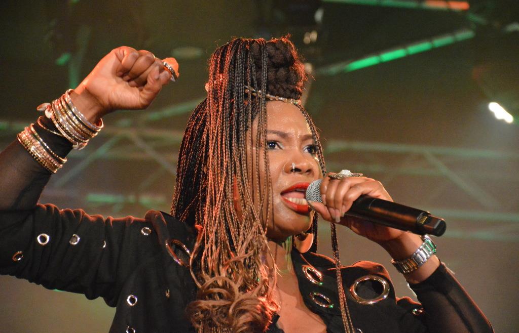 Justina Lee Brown und D.K. Harrell ergänzen sich beim Bluesnachmittag