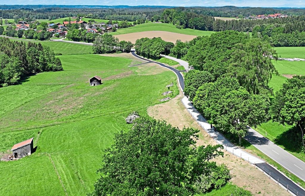 Lang ersehnter Radweg von Berg nach Schign endlich...