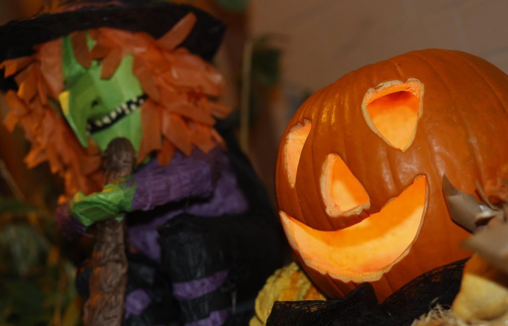 Ab wann für Halloween dekorieren und was ist, wenn sich der Nachbar darüber aufregt?