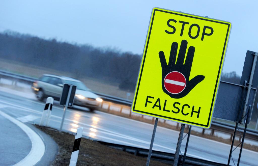 Gef hrliche Situation Auf Der A92 Bei Plattling Polizei Stoppt gef-hrliche-situation-auf-der-a92-bei-plattling-polizei-stoppt