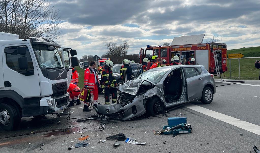 B20 Chaos Schwerer Unfall Blockiert Heute Die Bundesstrase Stau Alarmfeed