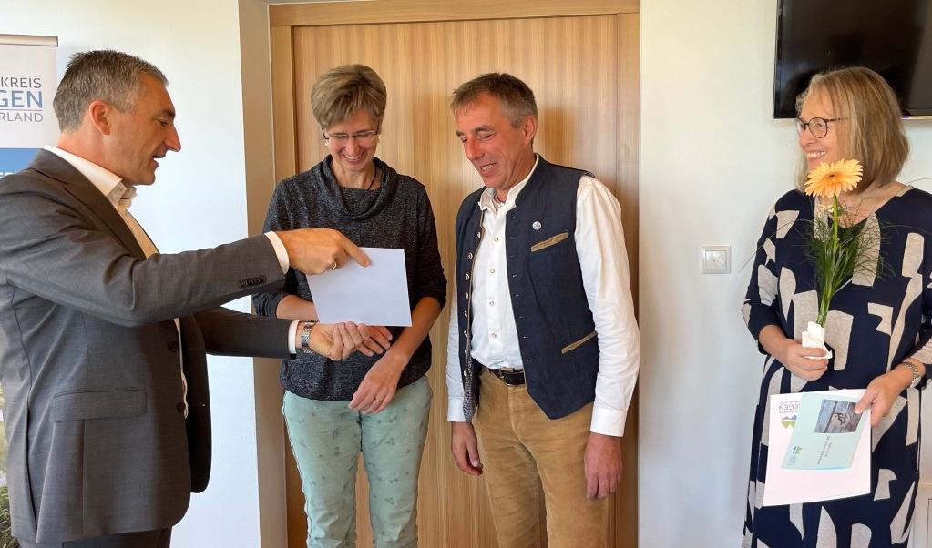 Regens Landrat ehrte langjährige Pflegeeltern