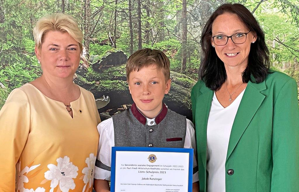Maja Ranzinger Lions ehren Jakob Ranzinger für soziales Engagement