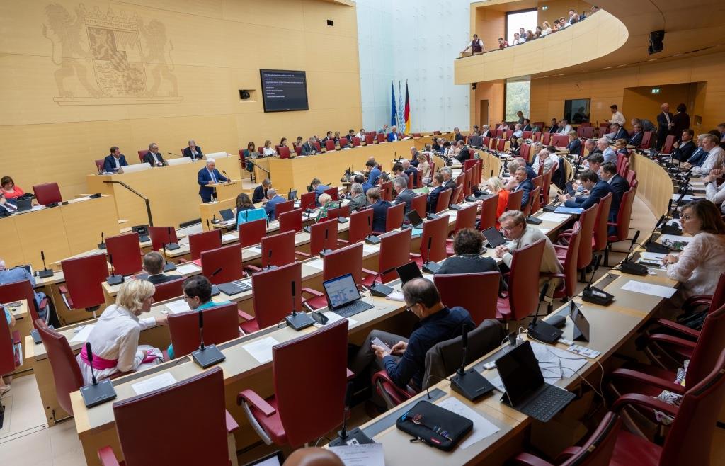 Landtagswahl 2023 Das verdient ein in Bayern Landtagswahl 2023 Das verdient ein in Bayern