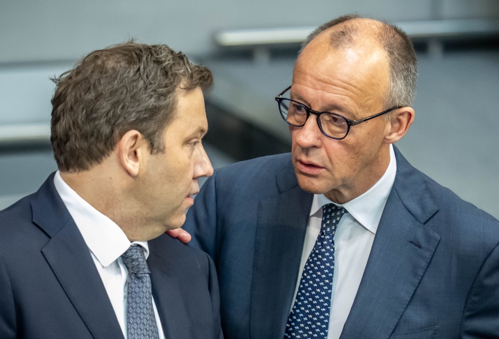 Nach der LandtagswahlDemonstrative Einigkeit: Merz bei den SPD-Seeheimern