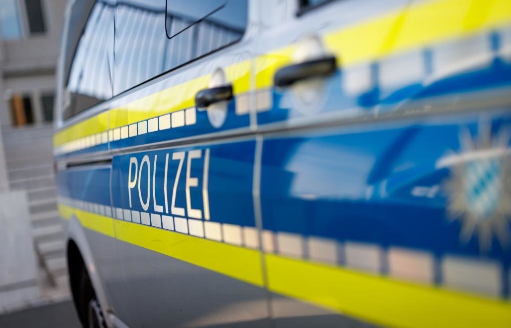 Zwei geparkte Autos in Viechtach beschädigt – Polizei sucht Zeugen
