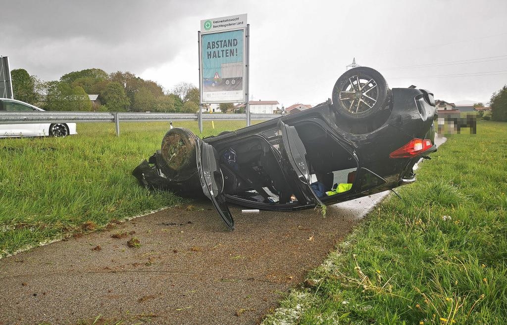 Bei Einem Wegen Motorschaden Liegen Gebliebenen Kraftfahrzeug