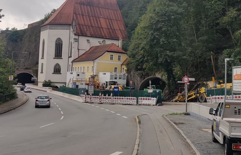 erste-sprengung-f-r-den-neuen-tunnel-durch-den-georgsberg-in-passau