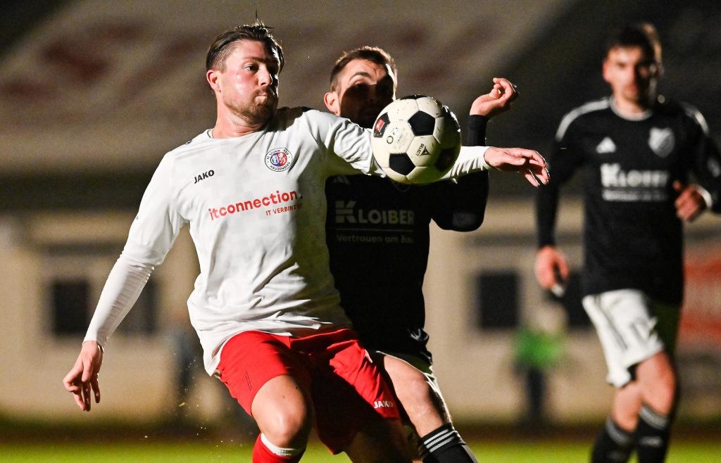 Daniel Ritzer Zwei Rote, dann schockt Daniel Ritzer den FC Tittling − Schönbrunns ...
