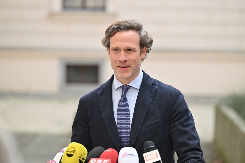 Indischer Partner übernimmt insolventen Motorradbauer KTM Indischer Partner übernimmt insolventen Motorradbauer KTM