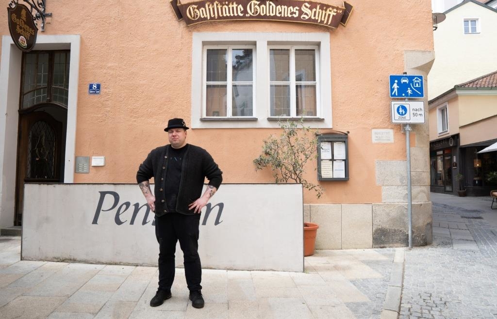 Passauer Wirt von Crowdfunding überwältigt: Abgeschobene Mitarbeiterin ...
