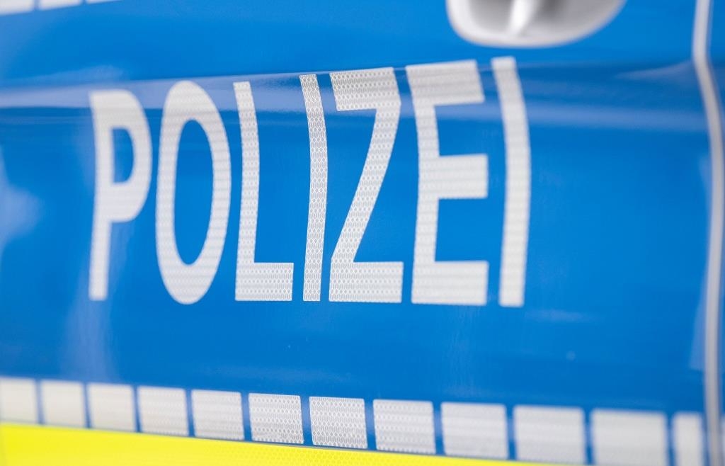 Eingang der Viechtacher Stadtpfarrkirche mit Graffiti besprüht