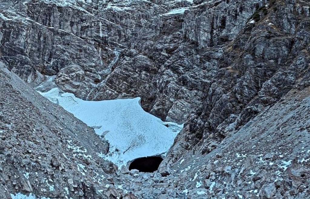 Ice Chapel collapsed: Expert explains background - | and gives hope
