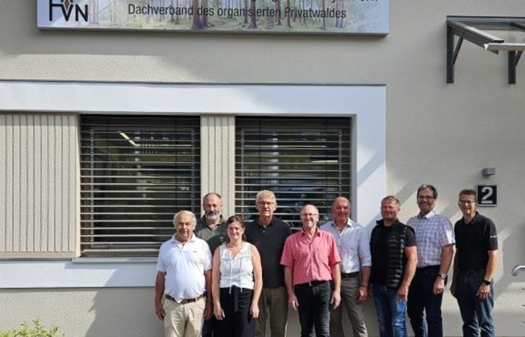 Kollnburg wird zur Holz-Zentrale: Forstwirtschaftliche Vereinigung bezieht neue Räume
