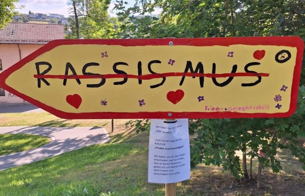 Anti-racism sign disappears from Dr.-Schellerer-Park in Viechtach