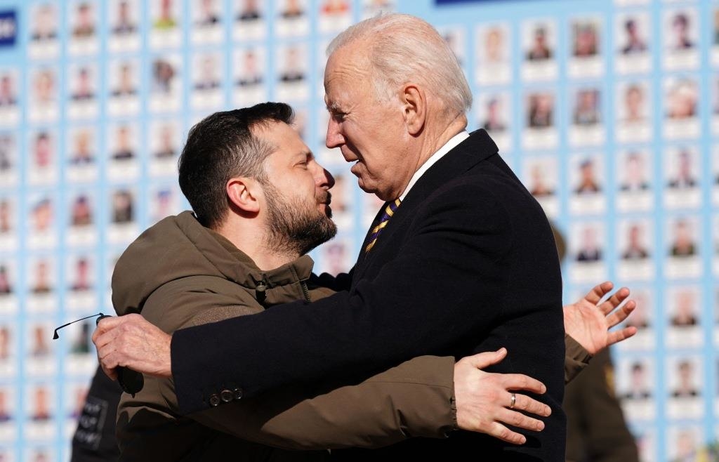 US-Präsident Biden zu Überraschungsbesuch in Kiew eingetroffen