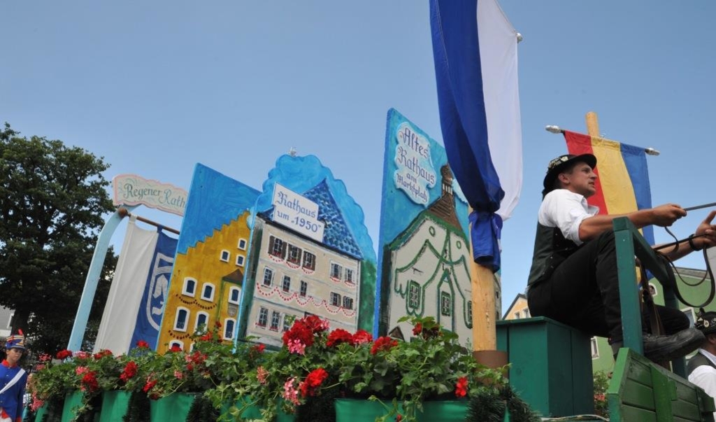 Grandioser Festzug zum Pichelsteiner-Jubiläum
