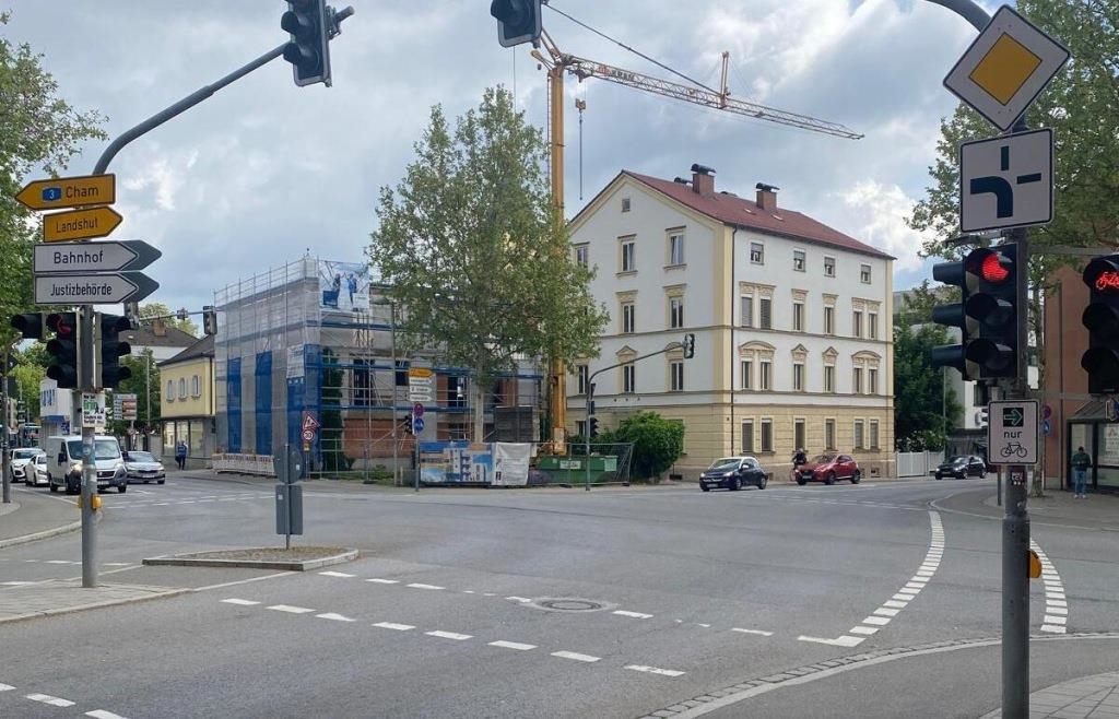Handy am Steuer: Auto Club Europa checkt die Lage in Straubing und Bogen