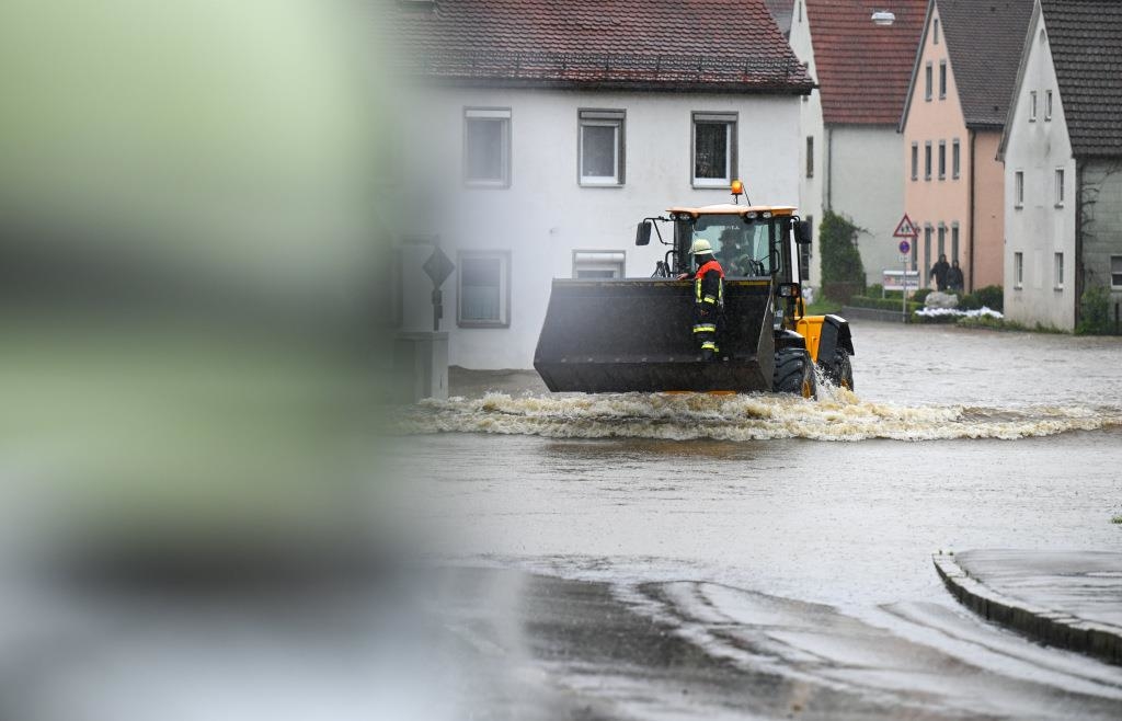 Allershausen Im Ausnahmezustand Hochwasser Aktuell Katastrophenschutz Im Dauereinsatz