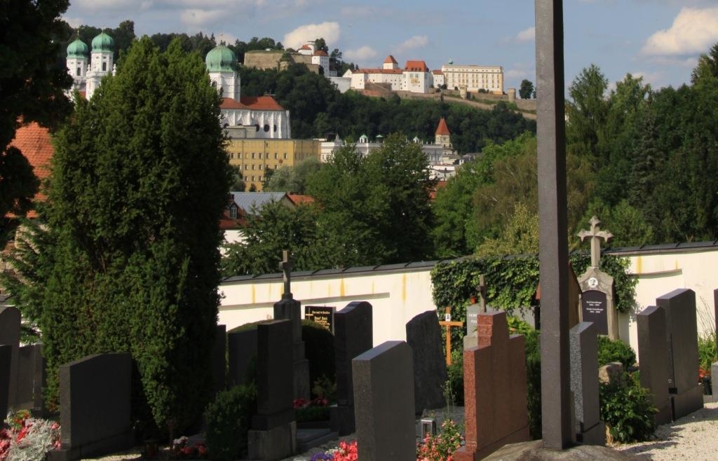 Graves without names and without dates: Why people are buried anonymously ...