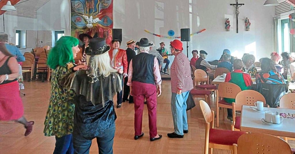 Senioren feiern Fasching