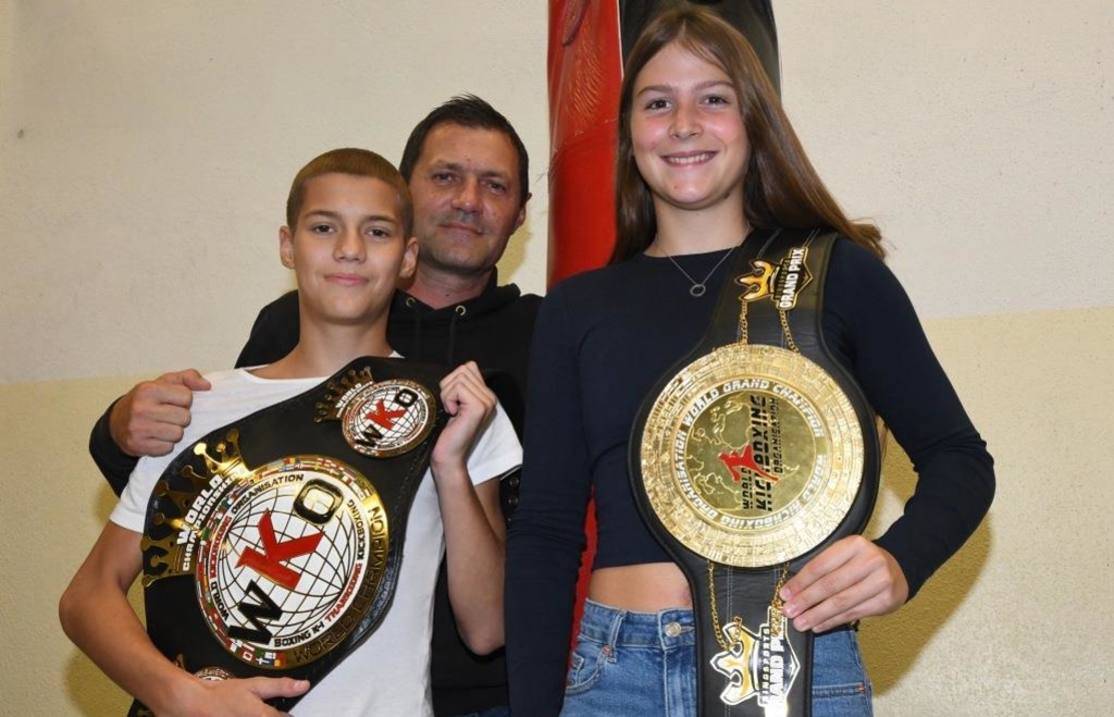 Anouk Issmer und Kirill Krauer vom TuS Traunreut holen Medaillen um ...