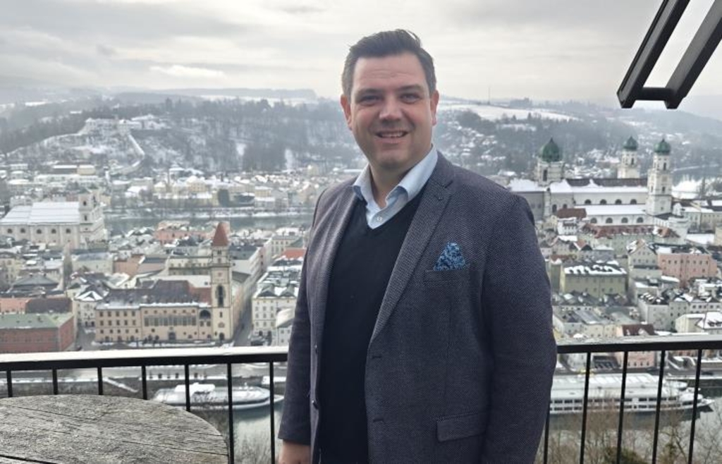 Dickl Am liebsten mit der ganzen Welt per Du: Passauer CSU-Kandidat Armin ...
