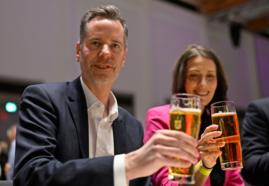 Jemanden über Den Tisch Ziehen Dürr: Union hat sich „komplett über den Tisch ziehen lassen“