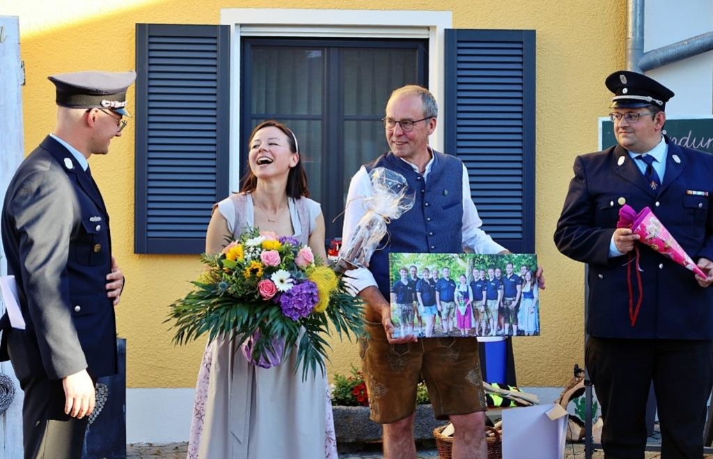 Feuerwehr Ganacker holt sich doppeltes „Ja“: Bei „Ti Amo“ schmilzt Festmutter Pamela Hiergeist