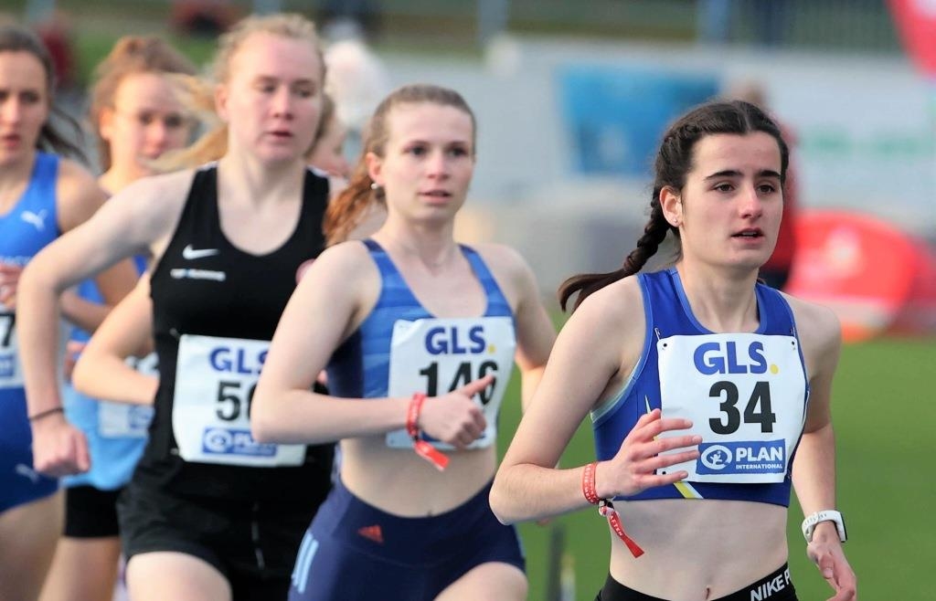 Anna Drexler läuft in nationale Elite LGPassauAthletin Fünfte über