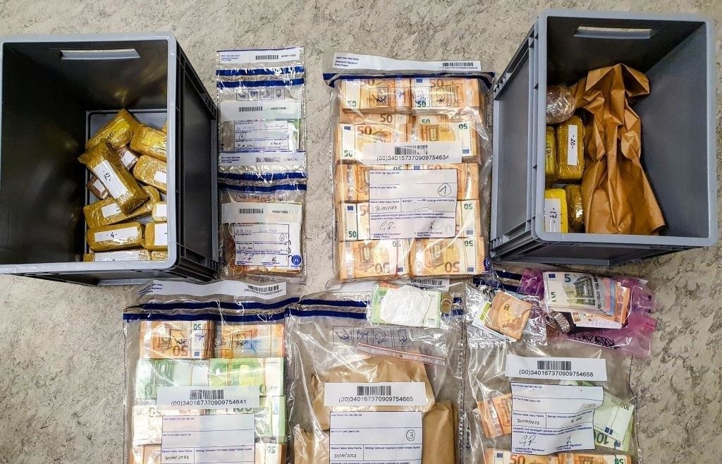 Goldfund auf A3 bei Deggendorf führt zu Schlag gegen Geldwäsche-Netzwerk
