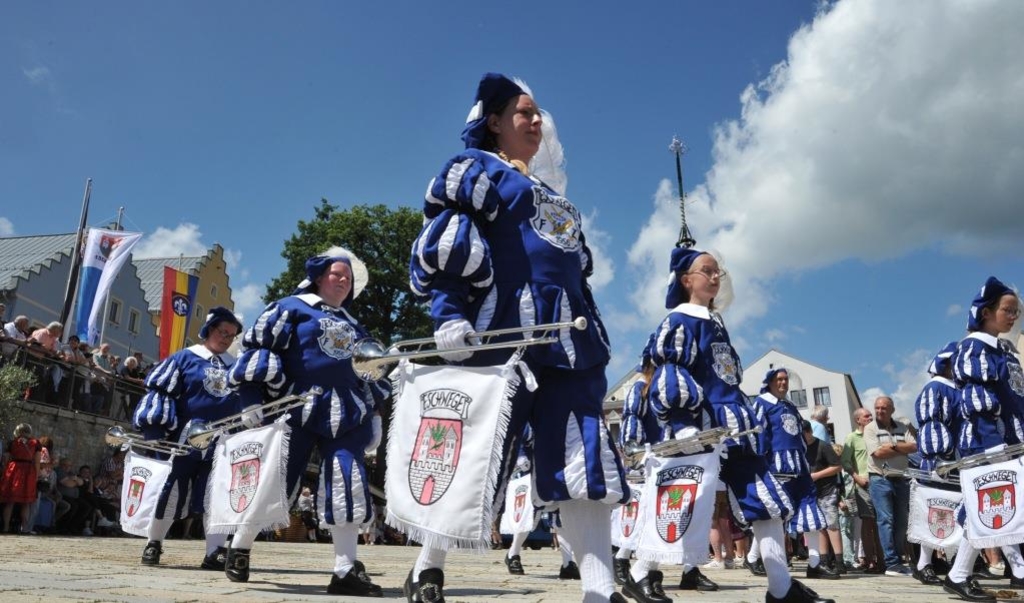 Grandioser Festzug zum Pichelsteiner-Jubiläum