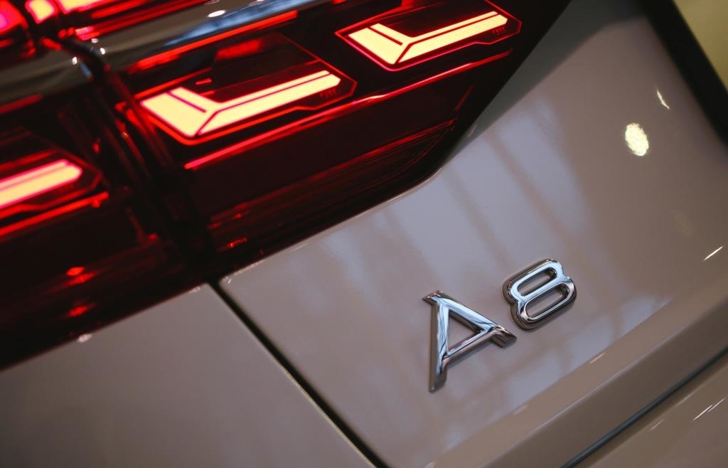 150 Kilometer ohne Zulassung: Unbekannte klauen Audi A8 für Spritztour aus ...