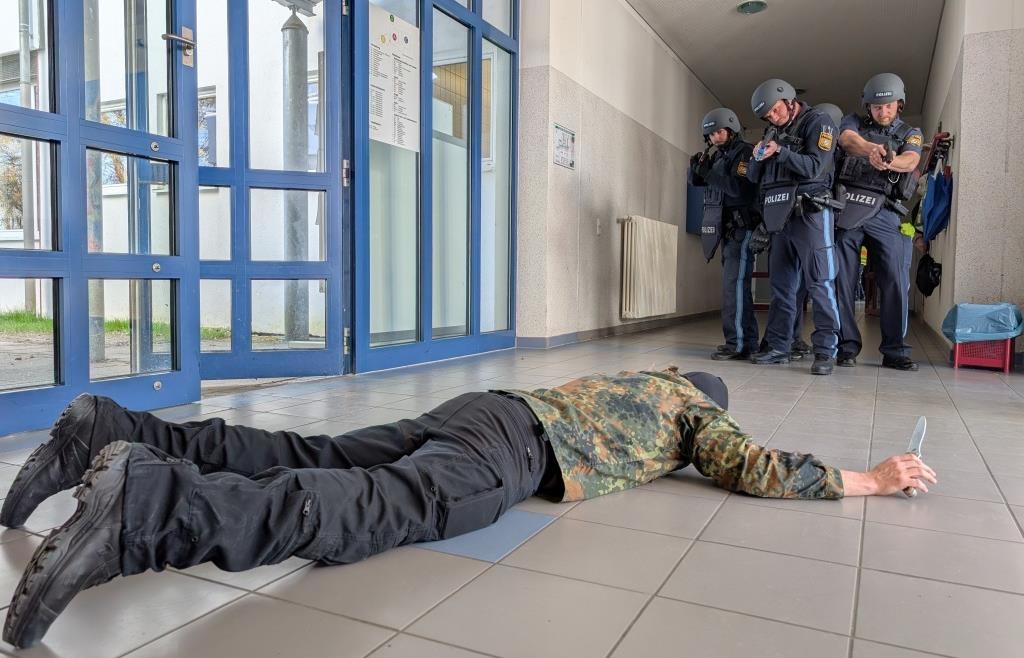 „Tödliches Finale“ der Amok-Übung mit Lehrkräften und Polizisten am ...