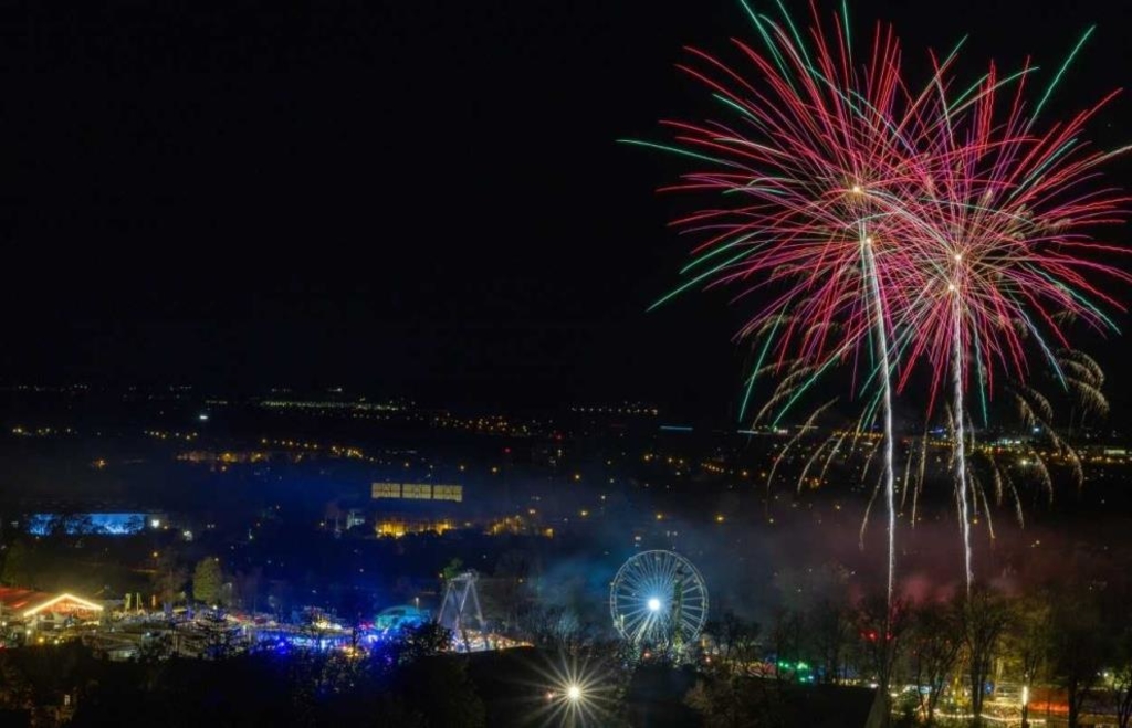 Landshut Dult starts on Friday: From fireworks to a ghost train to a ...