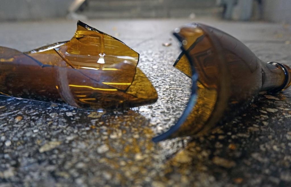 Helfer mit Steinen beworfen: Streit in Büchlberger Geschäft eskaliert – ...