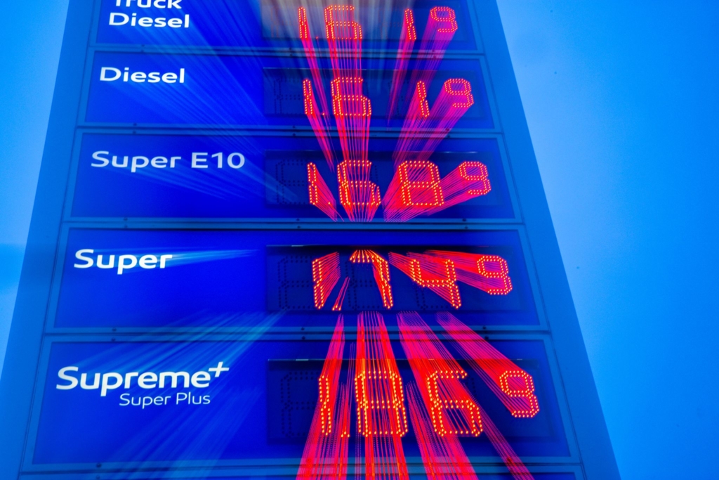 Neue Co2 Steuer Soll Tanken Und Heizen Teurer Machen