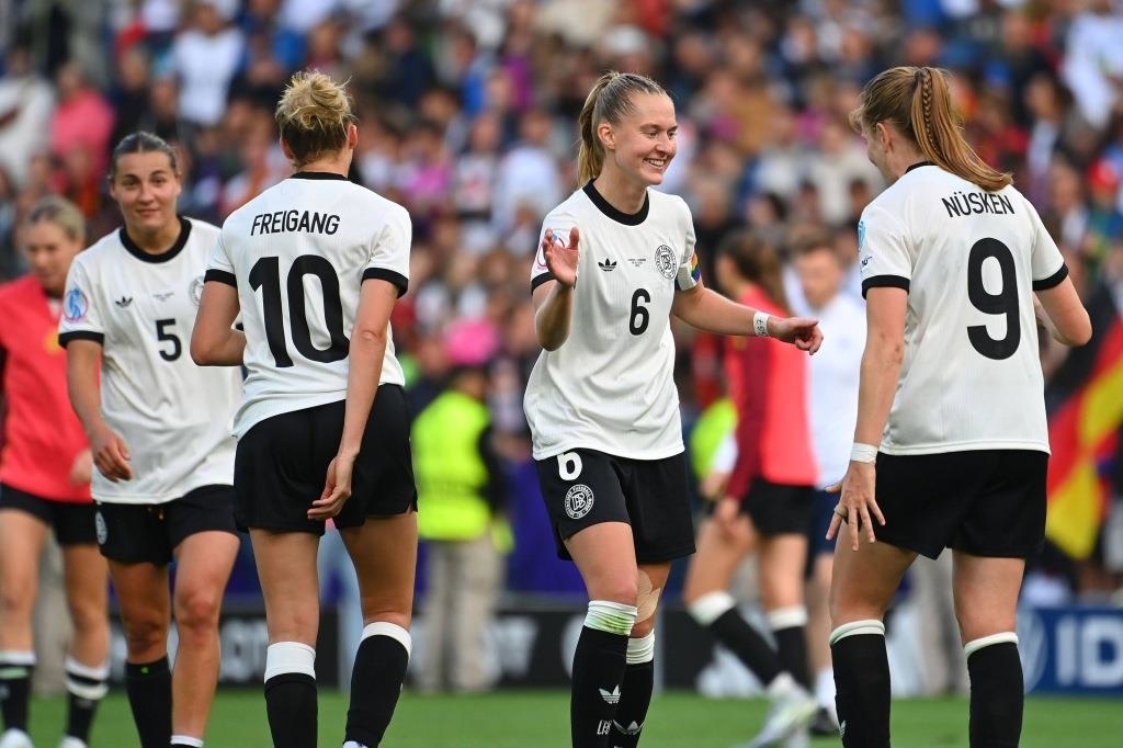 After trailing at half-time: DFB women turn around European Championship ...