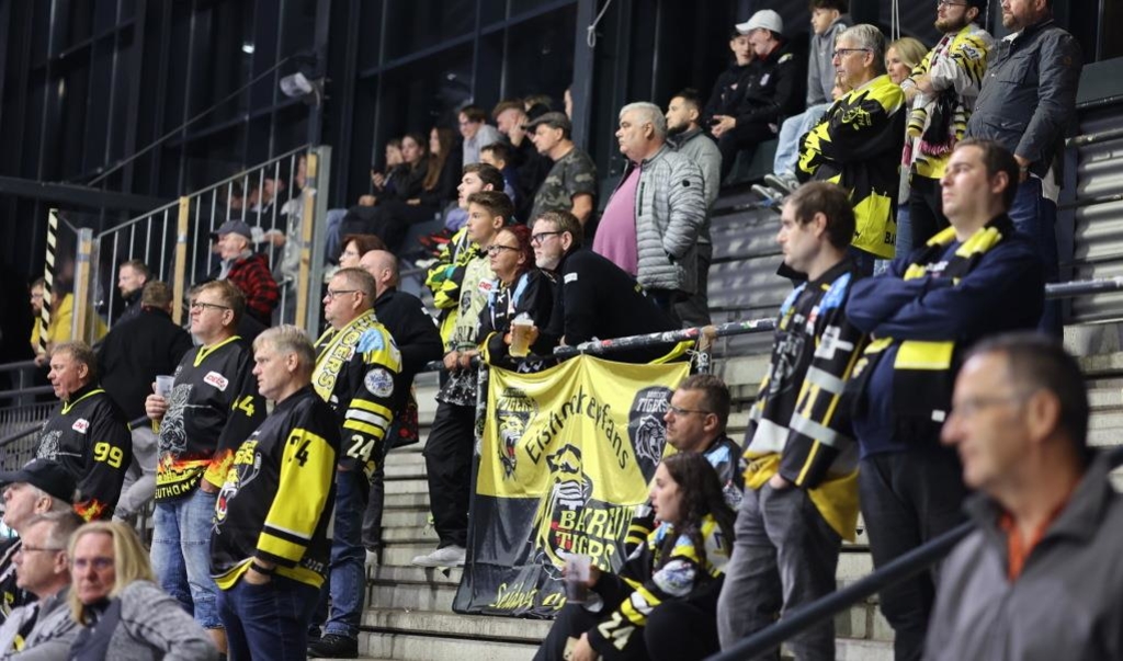 So feiern die Fans den Traumstart ihres Deggendorfer SC