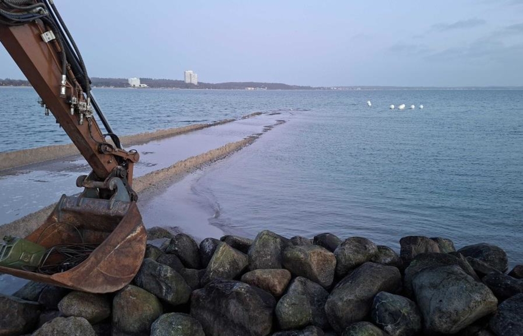 Nach Rettungs-Abbruch in der Ostsee: Gestrandeter Buckelwal hat sich ...