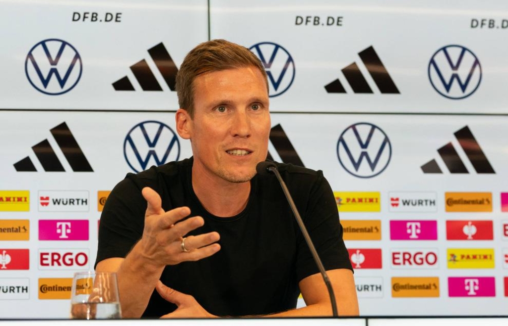 Der DFB und sein Weg aus tiefer Krise Hannes Wolf steigt mit seinen