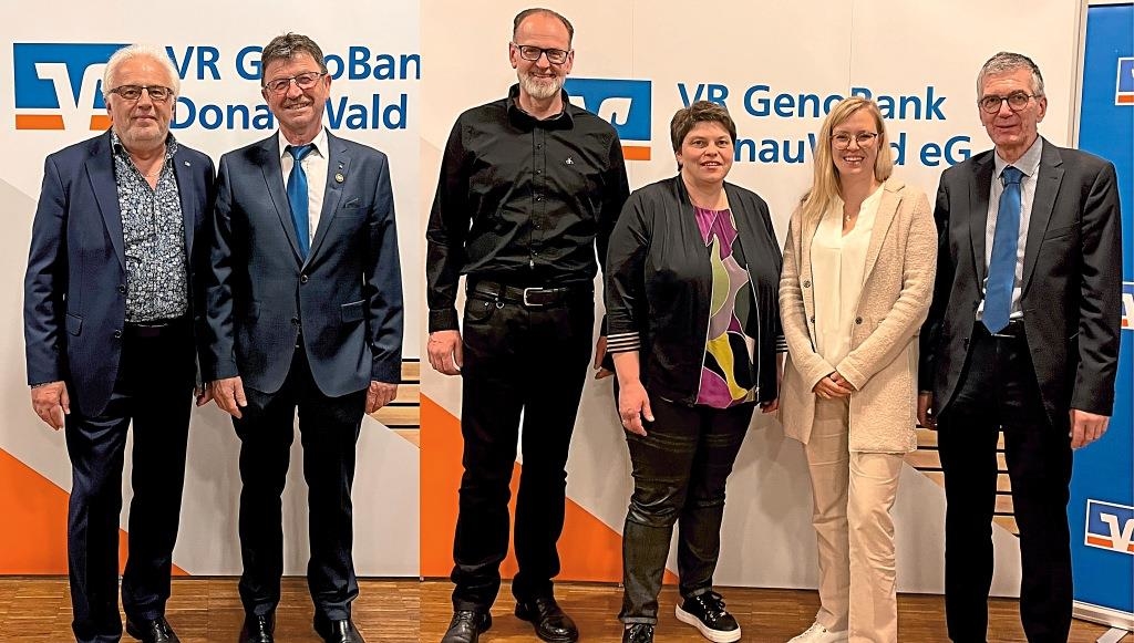 Abschied von zwei Urgesteinen der VR GenoBank DonauWald