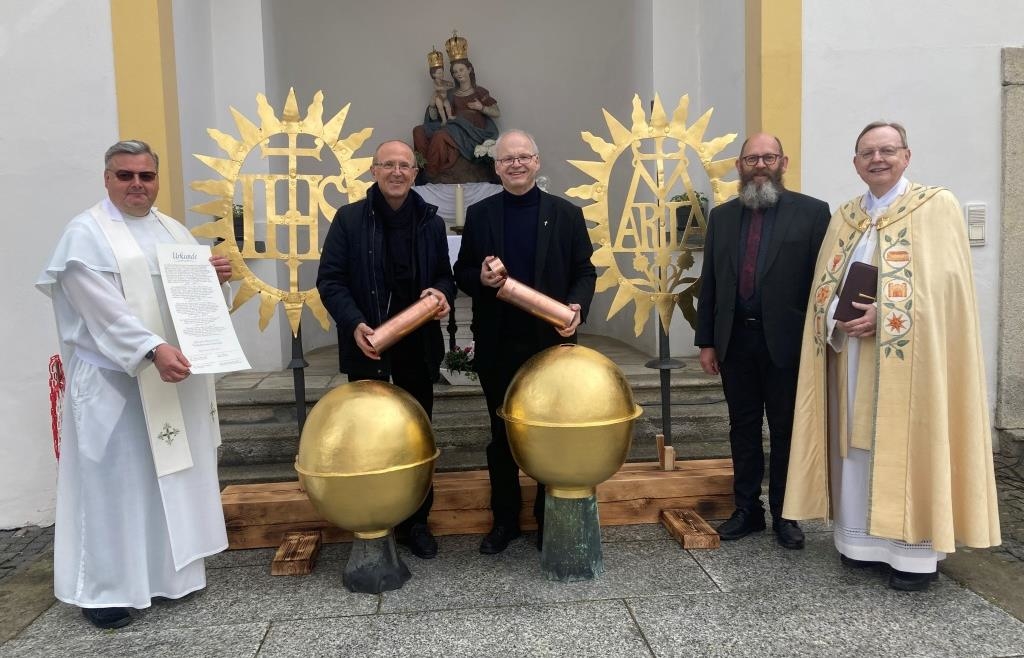 Neuer Glanz für Wallfahrtskirche Mariahilf in Passau: Zeitkapsel für die ...